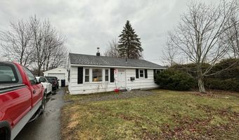 9 Roger St, Bangor, ME 04401