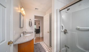 17 Wood Cove Dr, Coventry, RI 02816