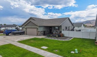 1027 Pinewood Ave, Chubbuck, ID 83202
