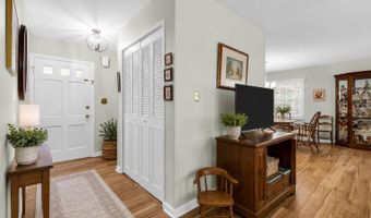 58 Brookview Ln, Aberdeen, NJ 07747