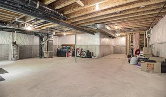 2865 Dillon Dr, Ann Arbor, MI 48105