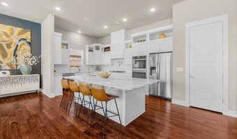 8702 Flycatcher Pl, Bentonville, AR 72713