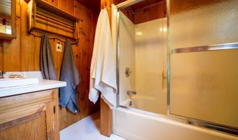 26 Don Gerry Rd, Bristol, NH 03222