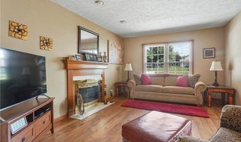 2202 Martin Crest Dr, Akron, OH 44312
