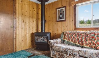 31 Posten Rd, Cody, WY 82414
