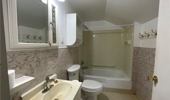 17 Caroline St, Albion, NY 14411