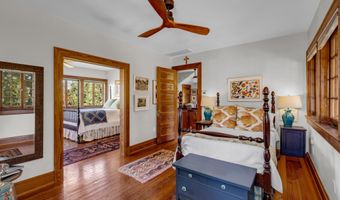 119 Washington St, Bay St. Louis, MS 39520