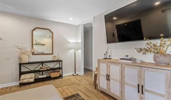 21 Sun Aire Dr, Arnold, MO 63010