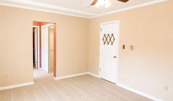 32 W Sylvan Dr, Allen, PA 18067