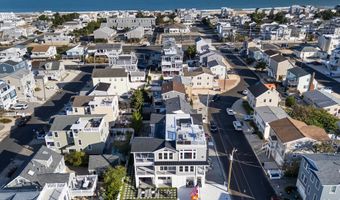 18 Mea Ln, Beach Haven, NJ 08008