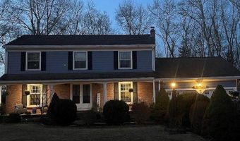 8 Winterberry Dr, Coventry, RI 02816