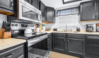 910 VAN Dr, Auburndale, FL 33823