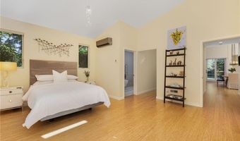 621 E Shore Rd, Jamestown, RI 02835