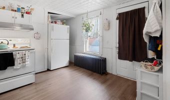 176 Court St, Bangor, ME 04401