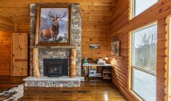 18999 River Rd, Athens, OH 45701