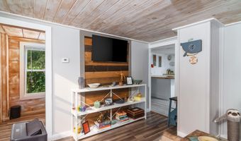 11 Crotteau St, Adams, MA 01220
