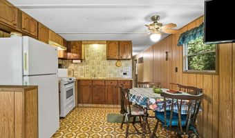 197 Lakeview Dr, Almond, NC 28771
