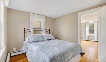 61 Old Phinneys Ln, Barnstable, MA 02630