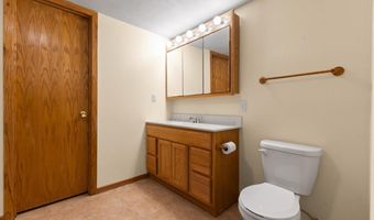704 SW Coventry Cir, Ankeny, IA 50023
