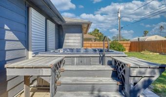 1530 Windy Oaks Dr, Aransas Pass, TX 78336