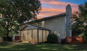 800 Eaglebrooke Dr, Ballwin, MO 63021