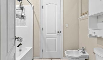 1717 Red Oak St, Ardmore, OK 73401