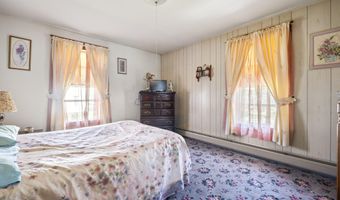 31 Monroe St, Augusta, ME 04330
