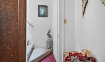 156 Woodhill Dr, Amherst, OH 44001
