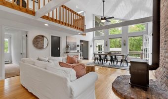 592 Sugar Rd, Bolton, MA 01740