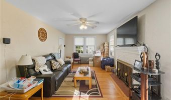 92 Rhode Island St, Cranston, RI 02920