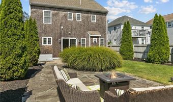 5 Lowndes St, Newport, RI 02840