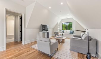 4021 Ridgecrest Ave, Charlotte, NC 28211