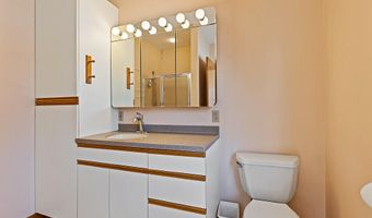 9 Snug Harbor Rd, Belgrade, ME 04917