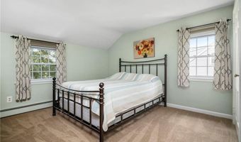 10 Roselawn Ave, North Smithfield, RI 02824