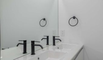 722 KENYON St NW #2, Washington, DC 20010