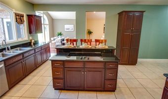 105 Lake Dr, Alton, IL 62002