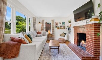222 NE Stonewall Hts, Abingdon, VA 24210