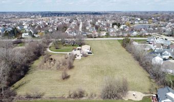 9103 Miller Rd, Lake In The Hills, IL 60156