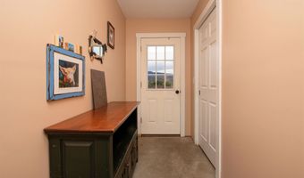 391 Bimson Dr, Barnet, VT 05821