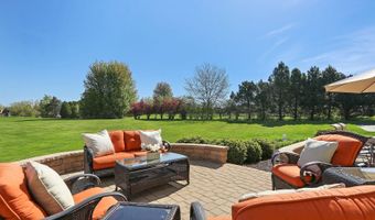 575 Hidden Creek Dr, Antioch, IL 60002