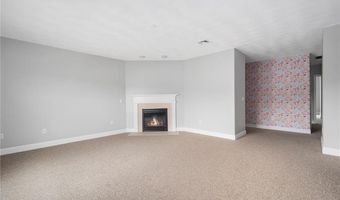 200 Roger Williams Ave 417, East Providence, RI 02916