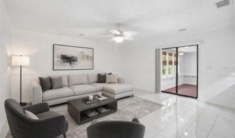 222 LAKEVIEW Dr, Auburndale, FL 33823
