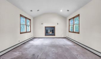 11 Phillips Mills Dr, Middletown, NJ 07748