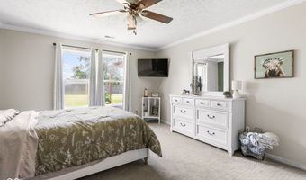 6102 Boulder Dr, Anderson, IN 46013