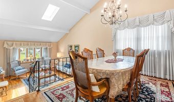 2 Violet Ct, Bergenfield, NJ 07621