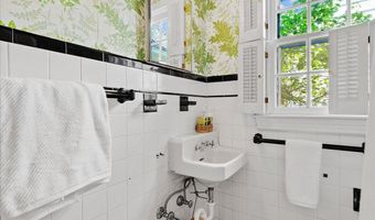 215 WARDOUR Dr, Annapolis, MD 21401