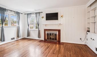 7116 WAYNE Dr, Annandale, VA 22003