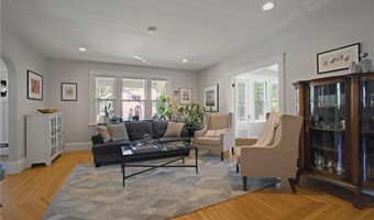 56 Somerset St, East Greenwich, RI 02818