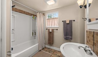 3233 Tarwater Ave, Anchorage, AK 99508