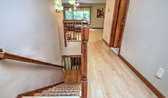 8 Whippoorwill Ln, Bethany, CT 06524